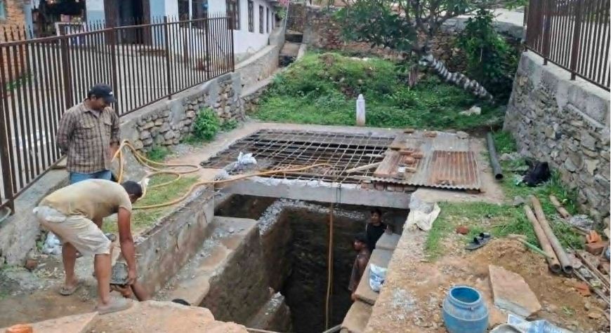 पुरातात्विक सम्पदाको खोजी : कुश्मा बजार स्थित इनारको उत्खनन हुँदै