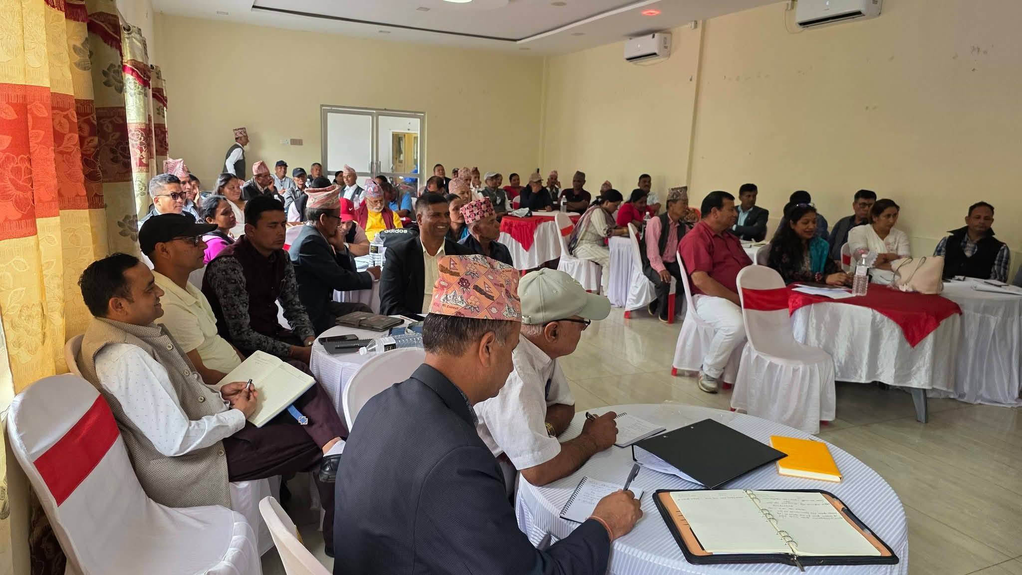 एमाले पर्वतको पार्टीसंग जनप्रतिनिधि कार्यक्रम :  विकास र सुशासन दिन जनप्रतिधिलाई निर्देशन