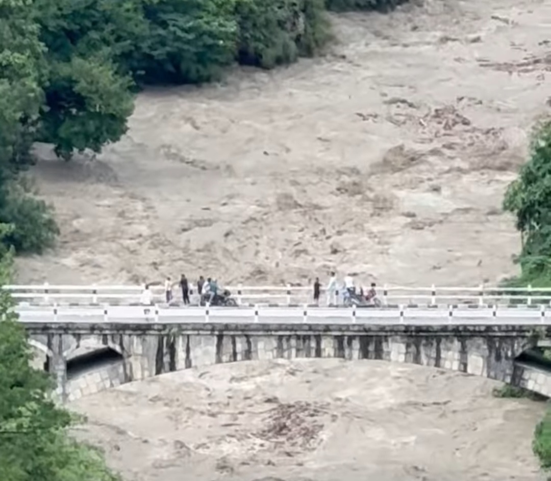 मोदी खोलामा बाढीको जोखिम, तटीय क्षेत्रका बासिन्दालाई उच्च सतर्कता अपनाउन प्रहरीको आग्रह