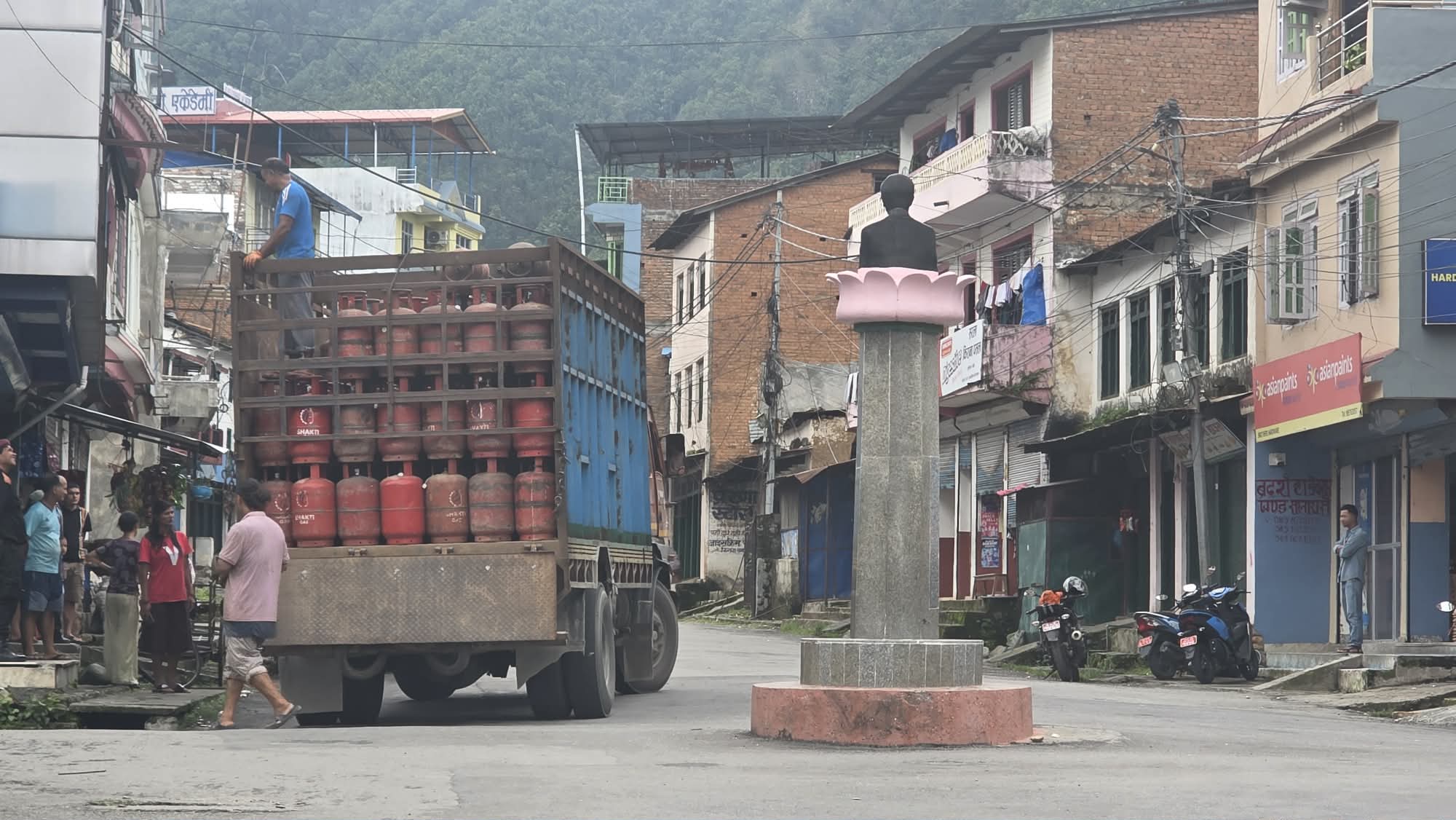 कुश्मामा मागको एक चौथाइ मात्रै एलपी ग्यासको आपूर्ति